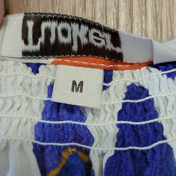 Tucker The Classic Silk Blouse Button Down Leaf Feather Blue Orange Women's M - Picture 7 of 8